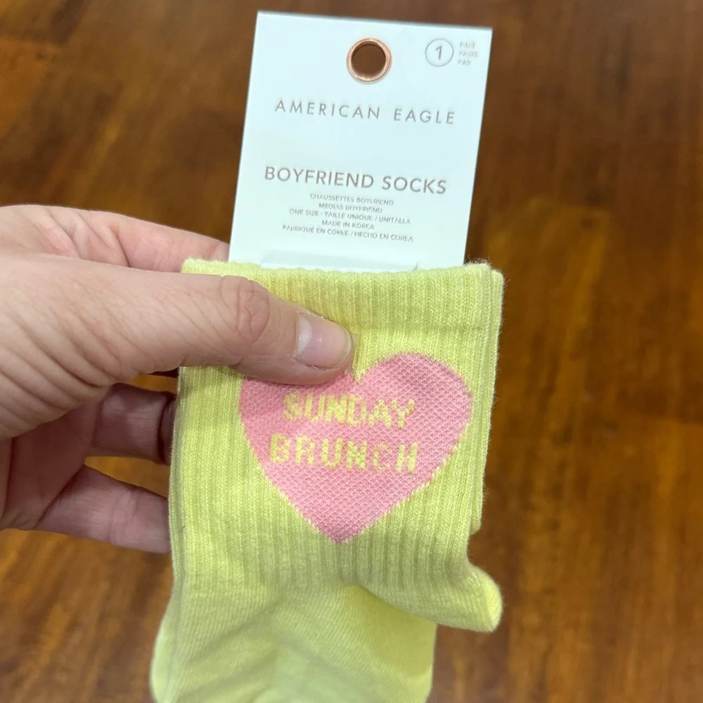 NWT American Eagle Boyfriend Socks Pastel Yellow with Pink Heart “Sunday Brunch”
